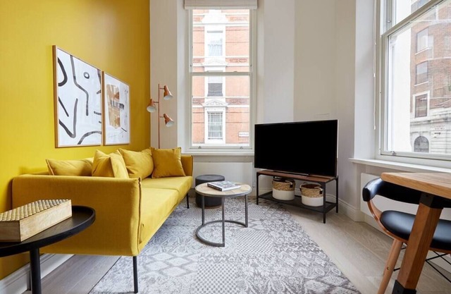 2VH Virginia House Chic Bloomsbury Apartment sleeps 2