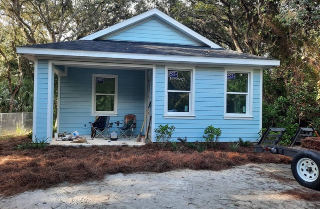 3/4 of mile to beach, 2-bedroom cottage, in the Hammock, Palm Coast
