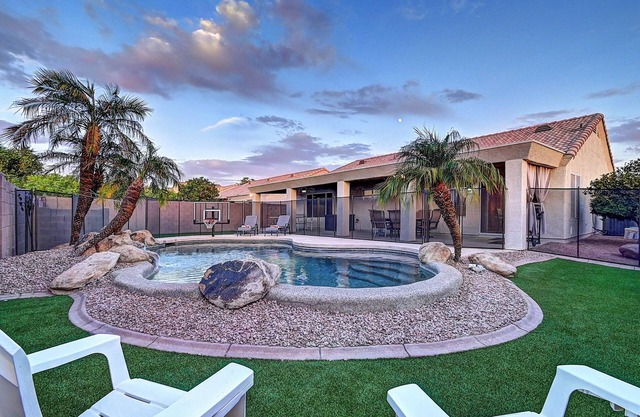 3 bdrm Glendale Home w/Pool