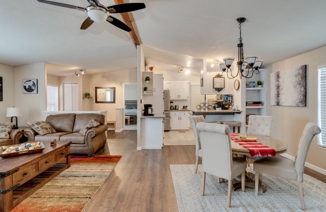 3 Bed, 2 Bath Cabin in Munds Park AZ Close To Flagstaff and Sedona