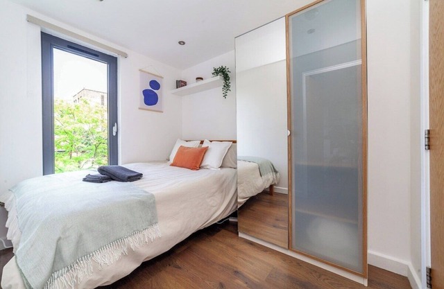 3 Bed 3 Bathrooms Modern Bright Flat, Hackney