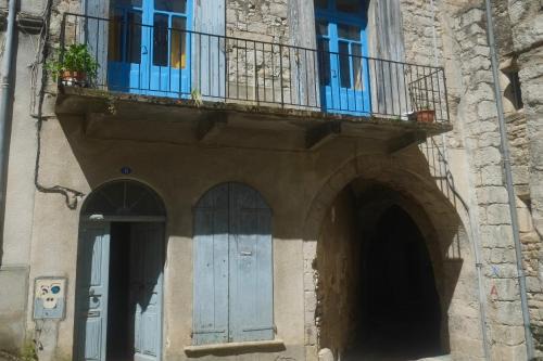 3 Bed-Sleeps 6-Balcony-Pets-Parking-Town Centre