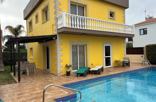 3 Bed Villa Nr Nissi Beach & Sandy Bay. Private Pool, Sea Views, FREE WiFi/UK TV