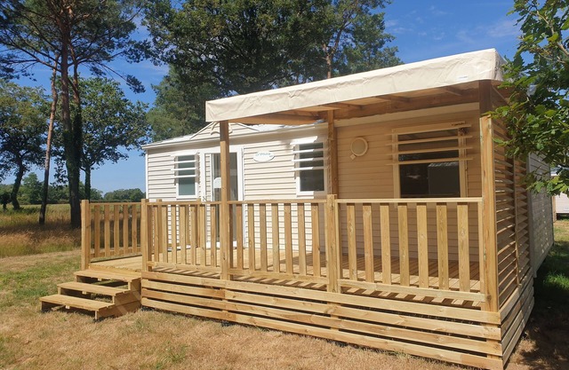 3-bedroom air-conditioned mobile home near Puy du Fou