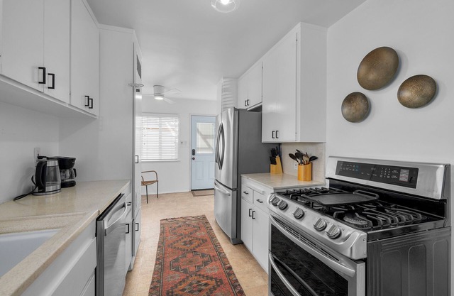 3 Bedroom 1 Bath Mural Oasis in El Camino Village- Lawndale CA
