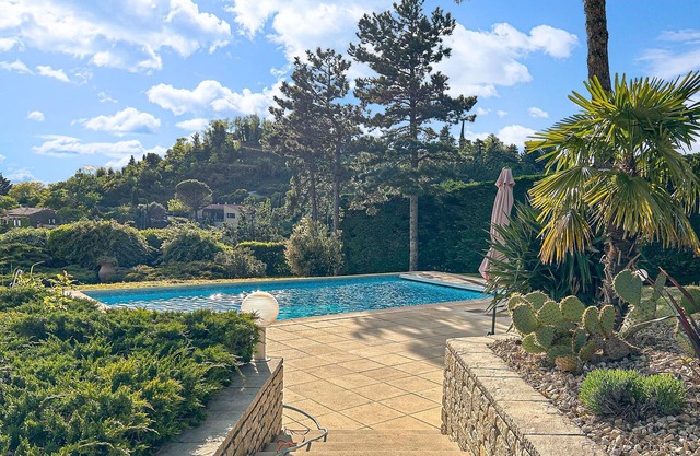 3 bedroom accommodation in Puy-Saint-Martin