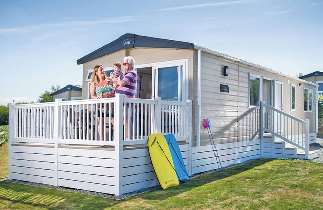 3 bedroom accommodation in Holywell Bay