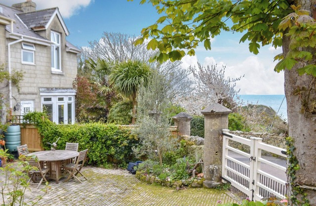 3 bedroom accommodation in St Lawrence