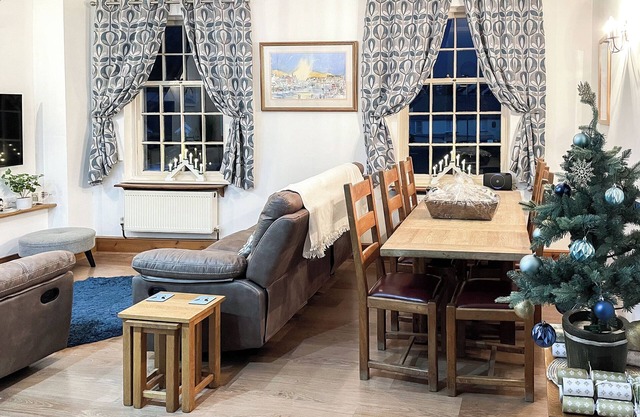3 bedroom accommodation in Appledore