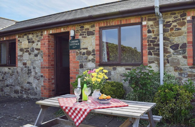 3 bedroom accommodation in Brighstone