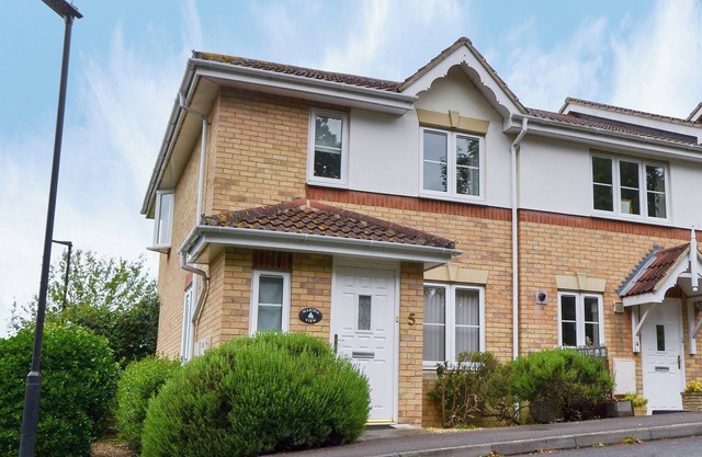 3 bedroom accommodation in East Cowes