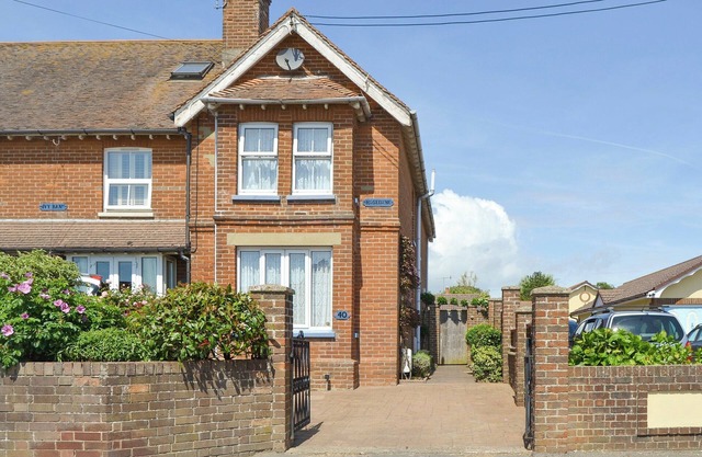 3 bedroom accommodation in Bembridge