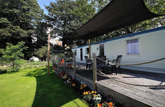 3 bedroom accommodation in Snargate