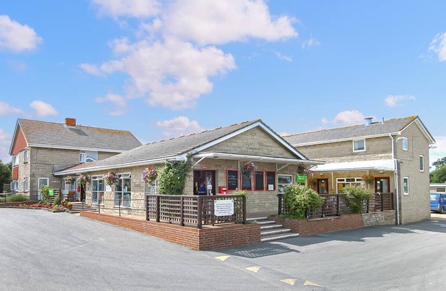 3 bedroom accommodation in Newbridge, Nr Yarmouth