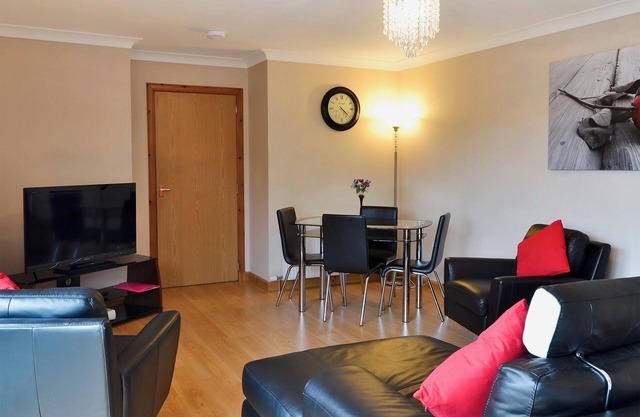3 bedroom accommodation in Montrose