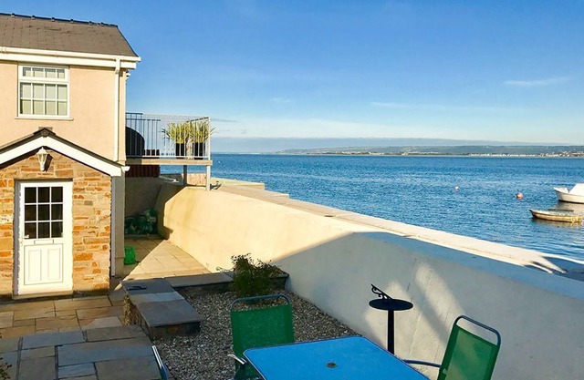 3 bedroom accommodation in Penclawdd, near Swansea