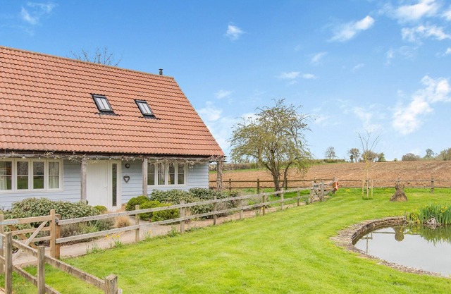 3 bedroom accommodation in Beckington, near Frome