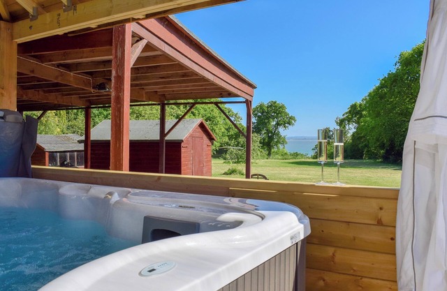 3 bedroom accommodation in Wootton, near Ryde