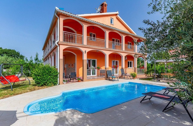 3 bedroom amazing home in Liznjan