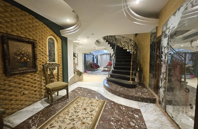 3-bedroom apartment Nile View in amazing Cairo Governorate with WiFi, AC