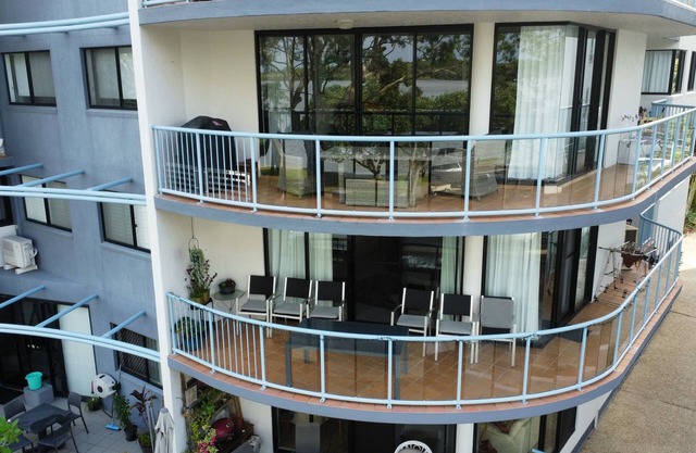 3 Bedroom Apartment right on Maroochydore River