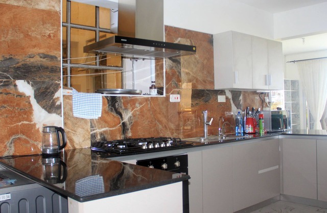 3-bedroom apartment in fabulous Mombasa with AC