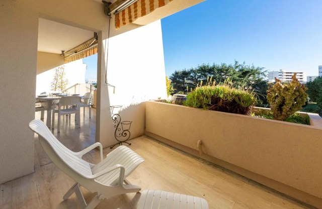3 bedroom apartment of 90m2 with a spacious terrasse and a parking spot !