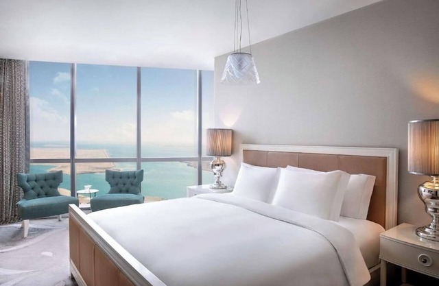 3 Bedroom Apartment Sea View Near BinSina Pharmacy