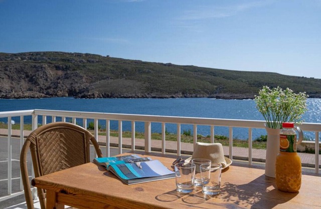 3 Bedroom Apartment, with great sea views