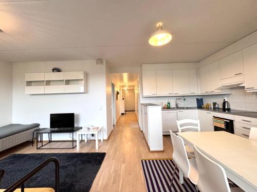 3-Bedroom Apartment with Sauna, balcony, FREE parking