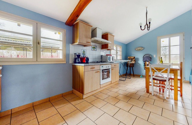 3 bedroom awesome home in Villeherviers