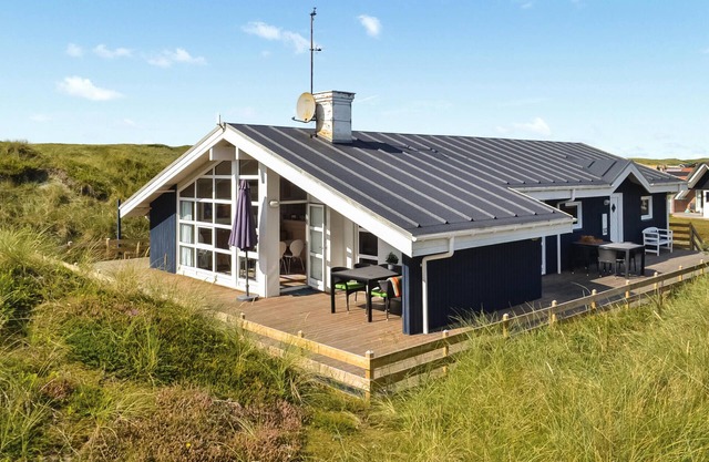3 bedroom awesome home in Hvide Sande