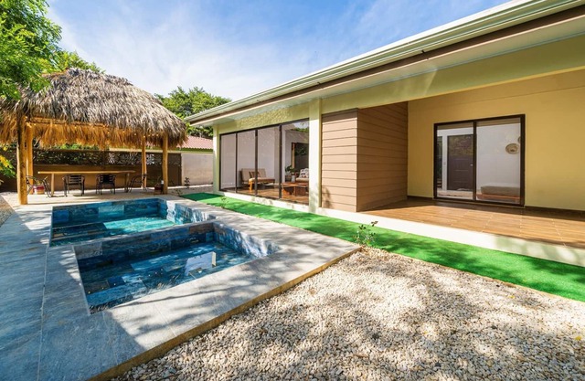3 bedroom beach homes with Pool