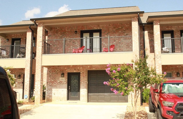 3-bedroom condo in delightful DeRidder, Fully Furnished-WiFi-AC. Enjoy your stay