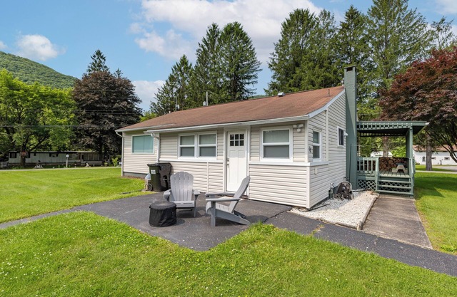3-bedroom Creekside Mountain Retreat in Waterville