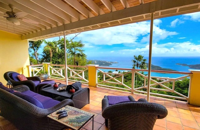 3 Bedroom Ensuite with Endless Views Overlooking the Harbor at Reel Paradise View