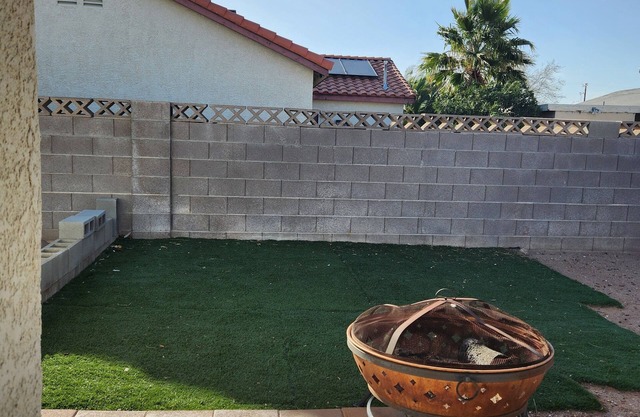 3-bedroom estate in brilliant Henderson with WiFi, AC