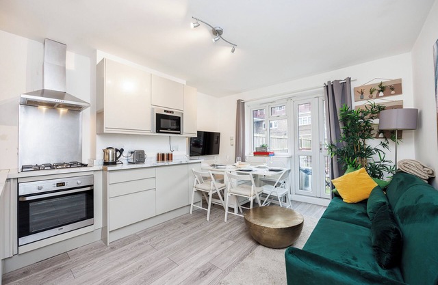 3 Bedroom Flat near Old Street