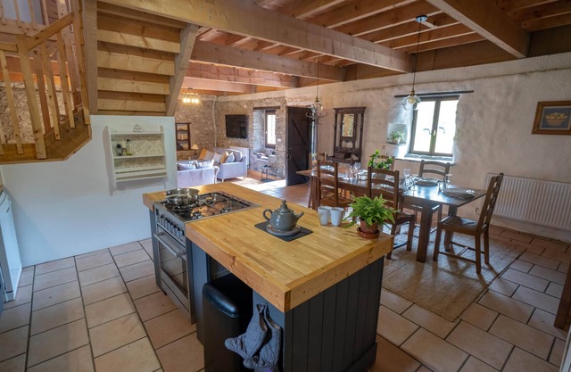 3 Bedroom Gîte - Arbizon