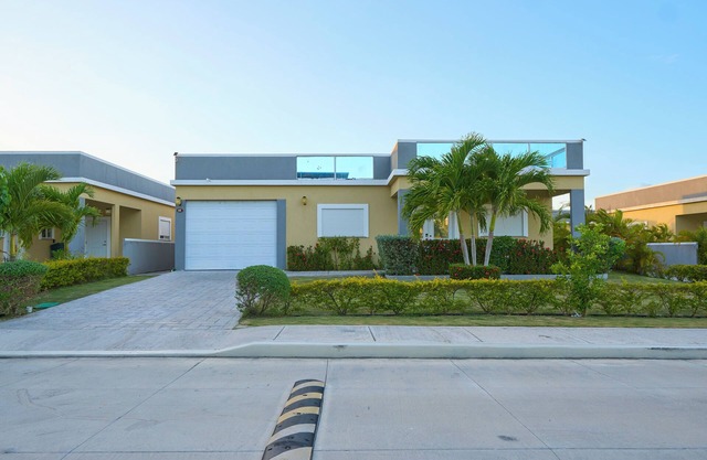 3-bedroom Gated Beachfront Villa with Pool- Luxury & Security. Pet-Friendly!