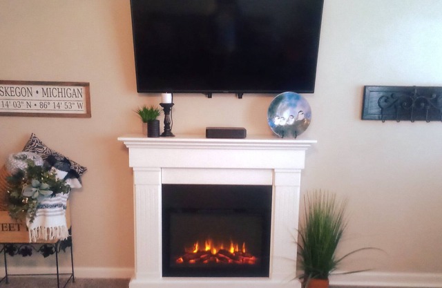 3 bedroom home near Lake Michigan, downtown Muskegon and Muskegon Lake