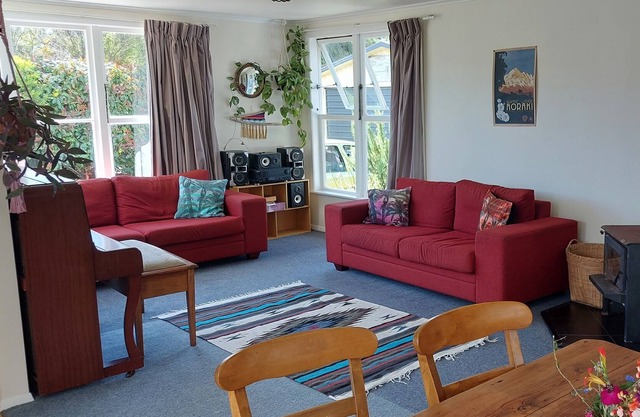 3 bedroom home with great access to Q E park.