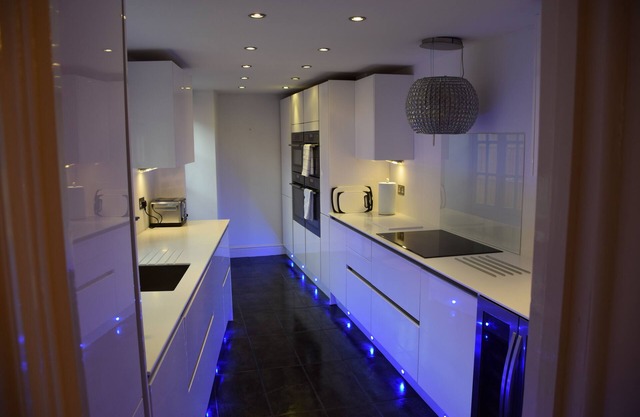 3 Bedroom House, Garden, 12 minute tube station, 25 minutes City Centre
