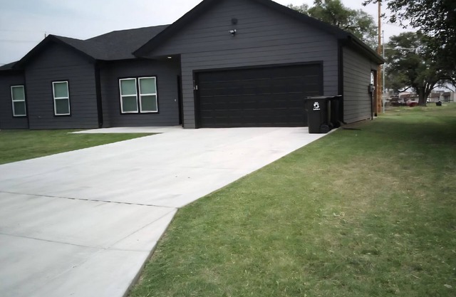 3-bedroom house in lovely Salina with AC