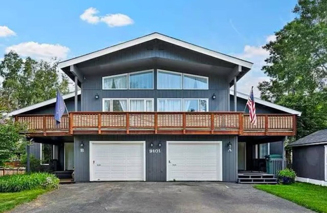 3-bedroom house in marvelous Anchorage with a lake access