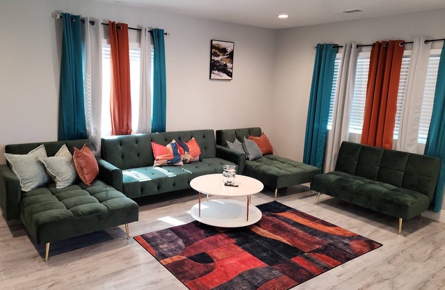 3-bedroom House in brilliant LA, close to LAX, SOFI, HOLLYWOOD, and Downtown LA.