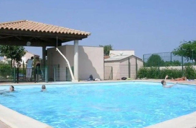 3-bedroom house with veranda, air-conditioning and attractive features.
