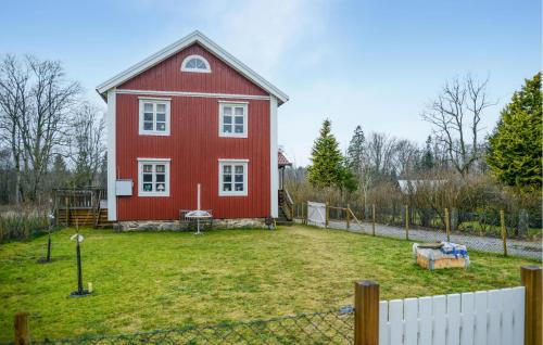 3 Bedroom Lovely Home In Urshult