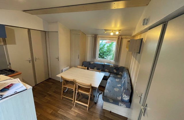 3-bedroom mobile home with pool