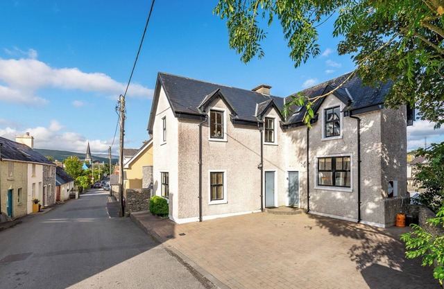 3 bedroom pet friendly home in the heart of Kenmare town